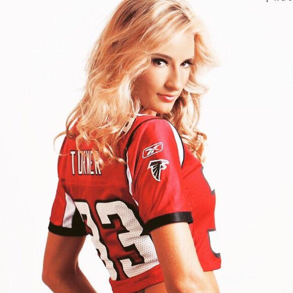 Meet your Posher, Amanda - Picture 2 of 4